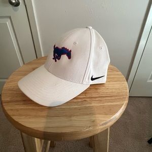 Nike Legacy 91 Sri-Fit SMU Hat. Size M/L